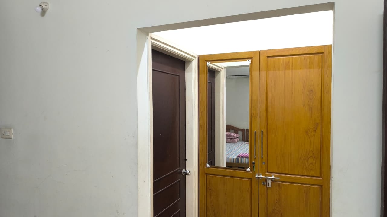 Phase II — Guest room with wardrobe